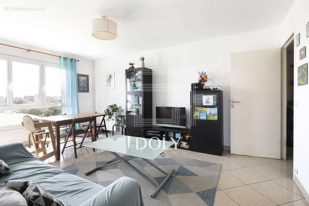 Appartement à LES LILAS