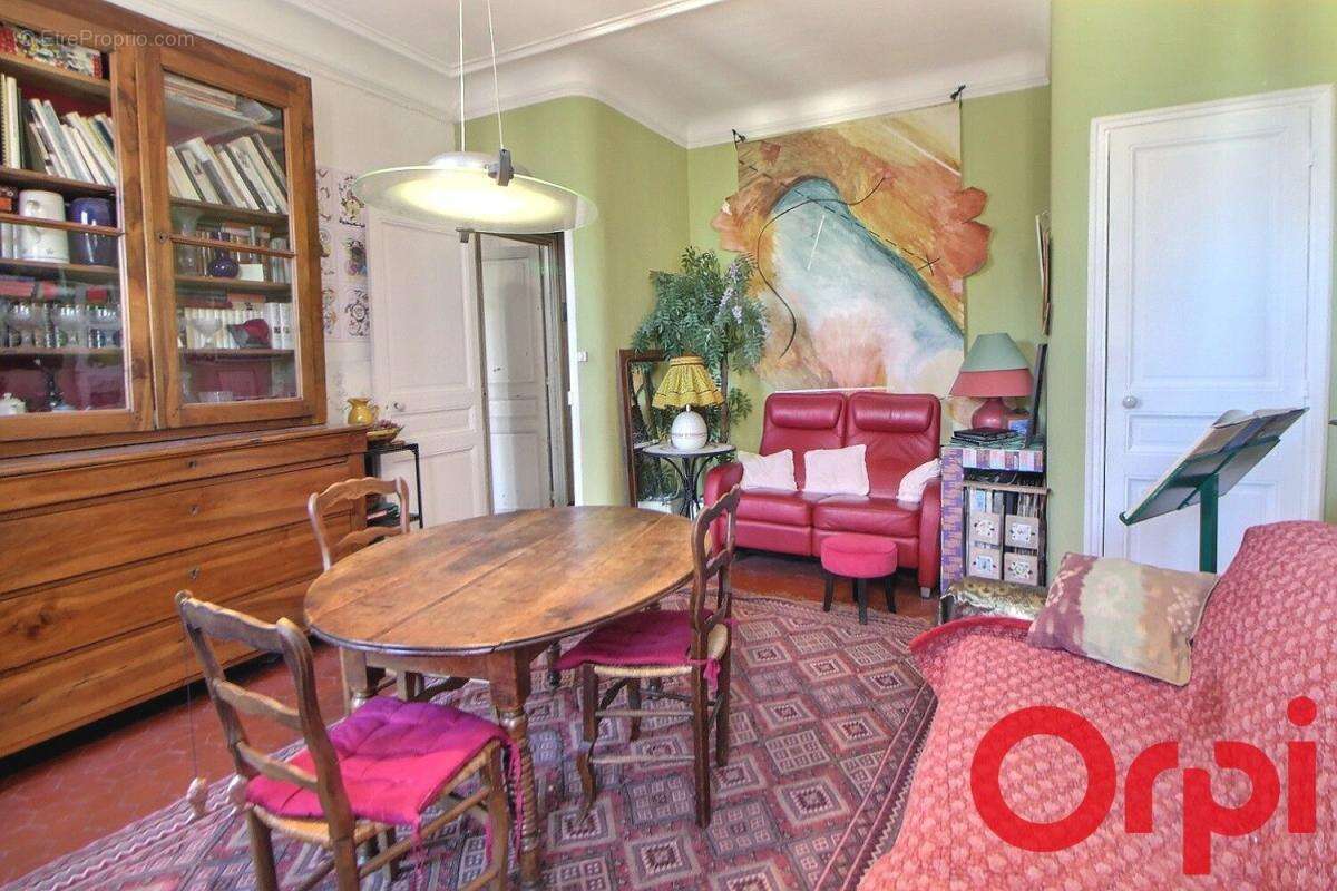 Appartement à MARSEILLE-1E