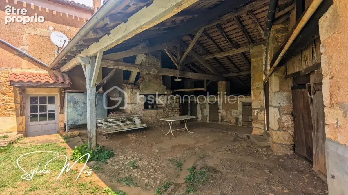 Ensemble de caractère avec grange et ancien four à pain - photo 3