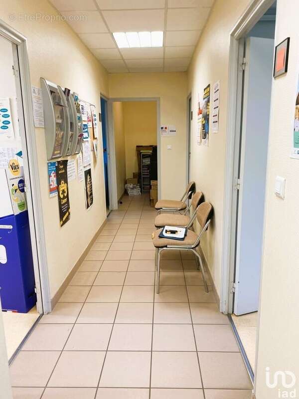 Photo 4 - Commerce à JUGON-LES-LACS