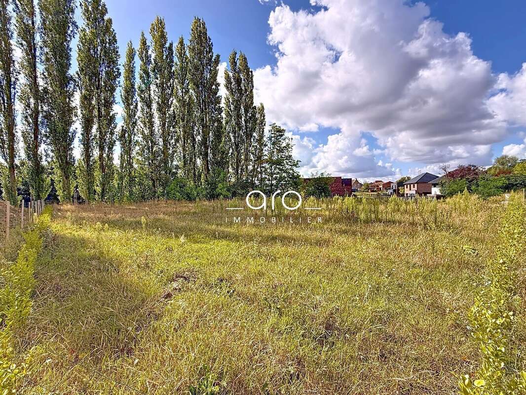 Terrain à MERIGNIES