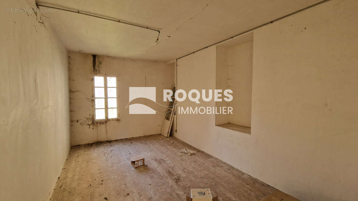 A VENDRE, proche Lodève, ensemble immobilier en pierre d'une surface totale de 995 m2 sur 3008 m2 de terrain - photo 15