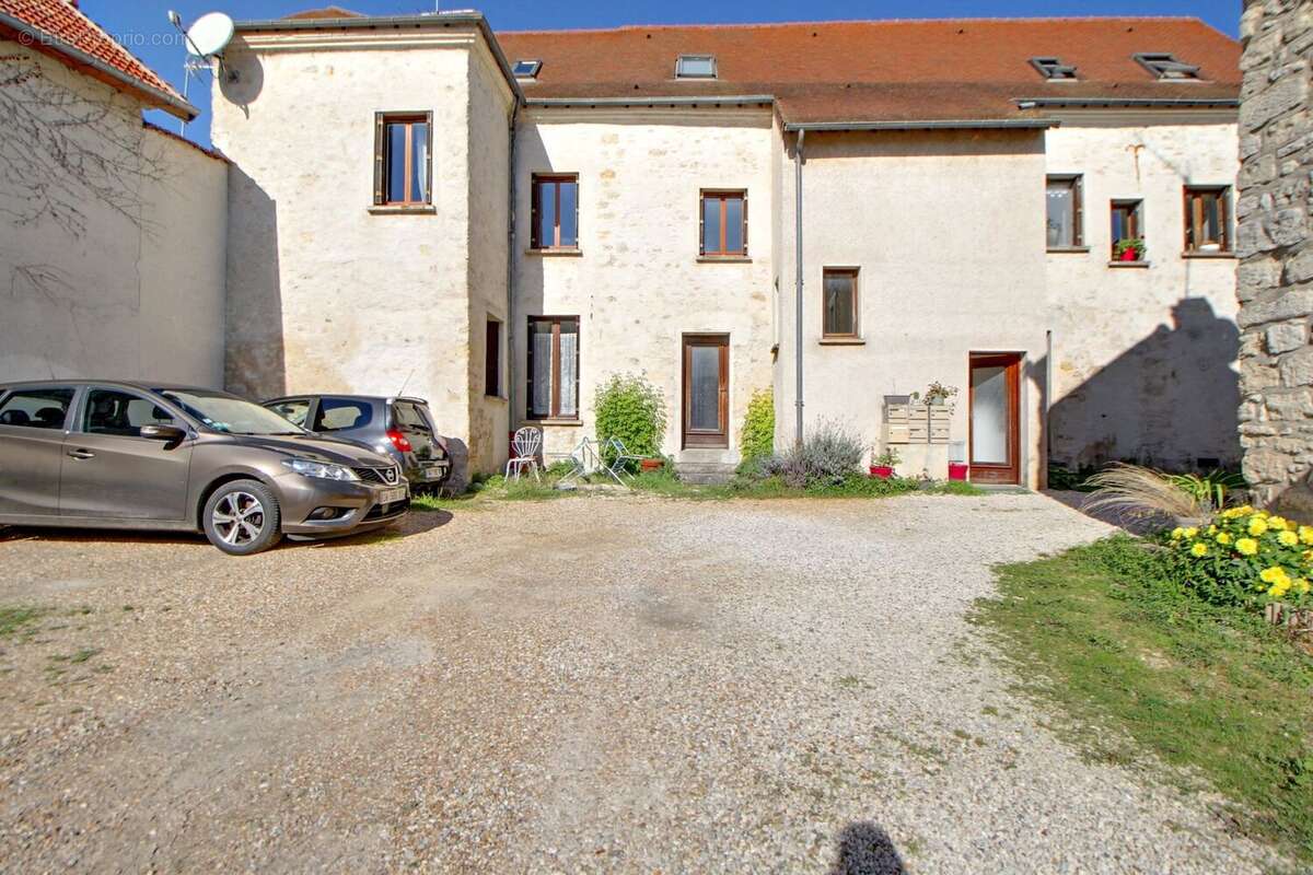 Appartement à VILLEPREUX