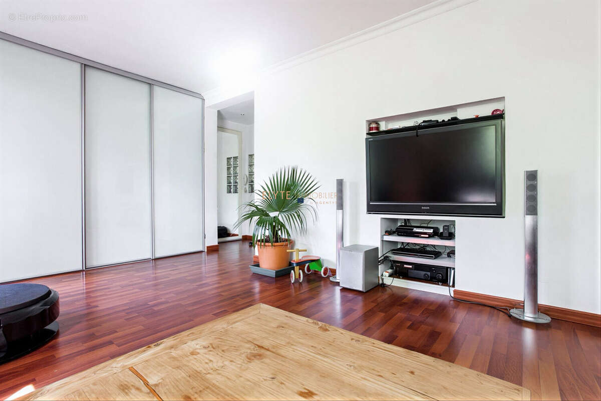 Appartement 72 m² à Marseille-9e  - photo 2