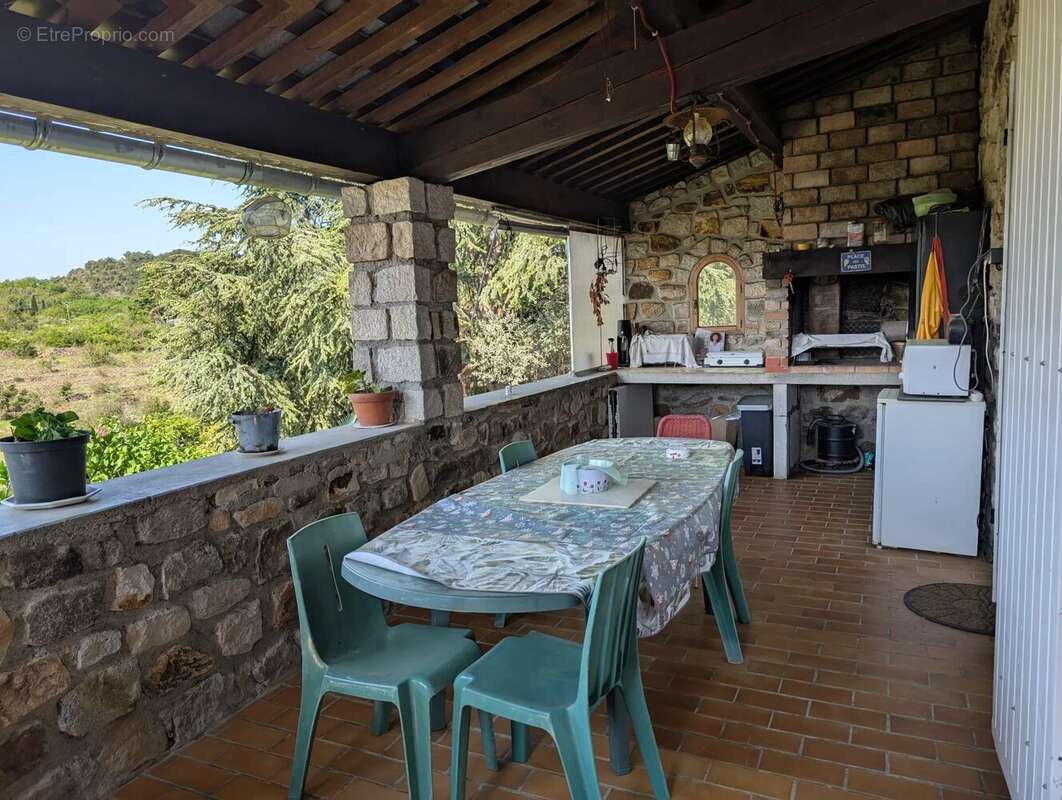 Maison à SAINT-BRES