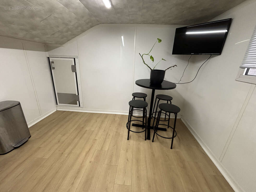 Commerce à SAINT-POL-SUR-TERNOISE