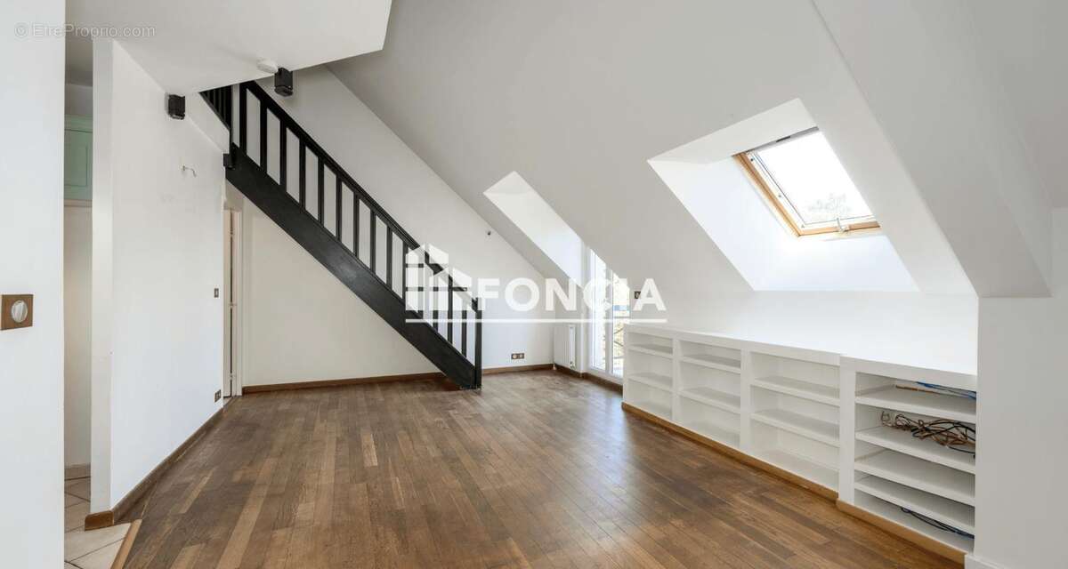 Brie comte robert appartement f3 en duplex dans superbe residence - photo 2