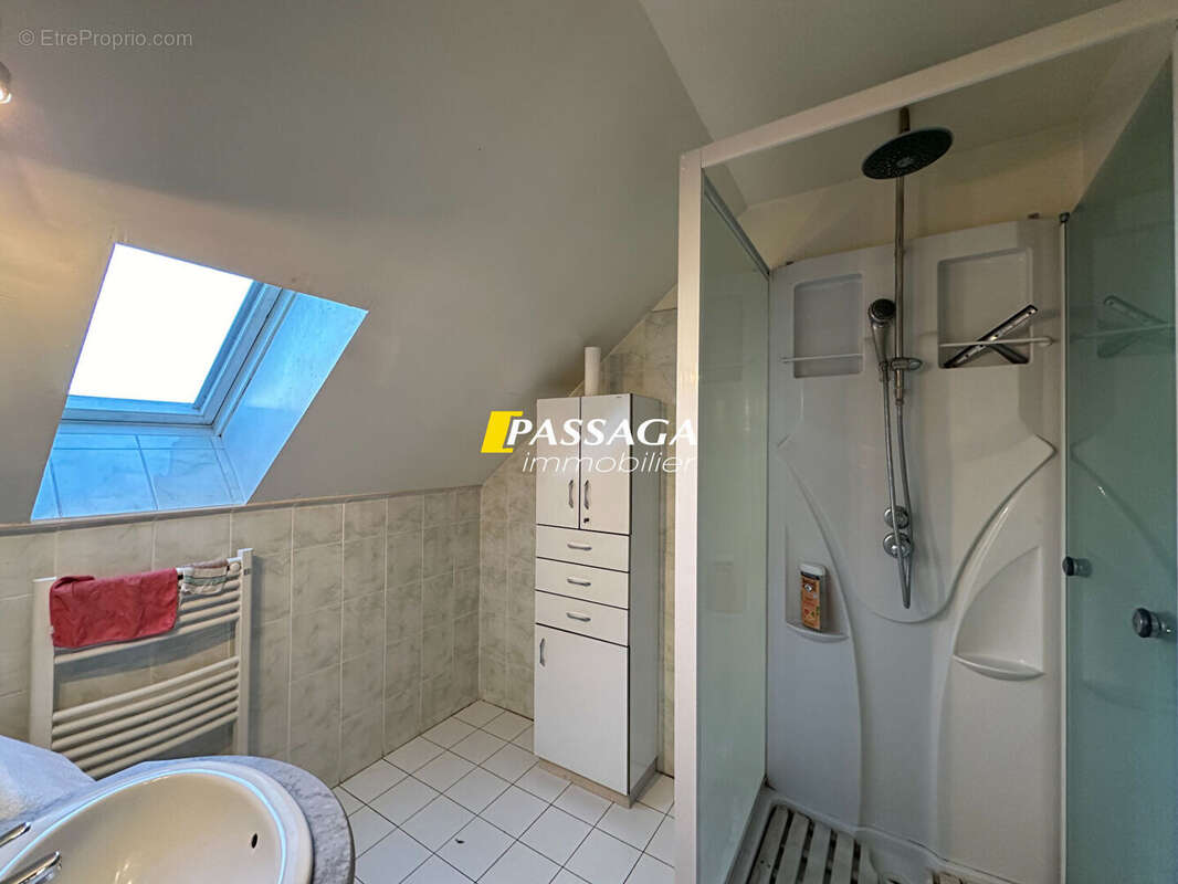 Maison à ONET-LE-CHATEAU