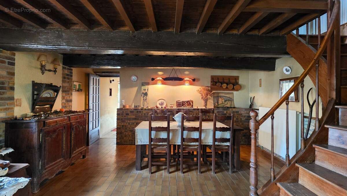 Maison à SAINT-ETIENNE-EN-BRESSE