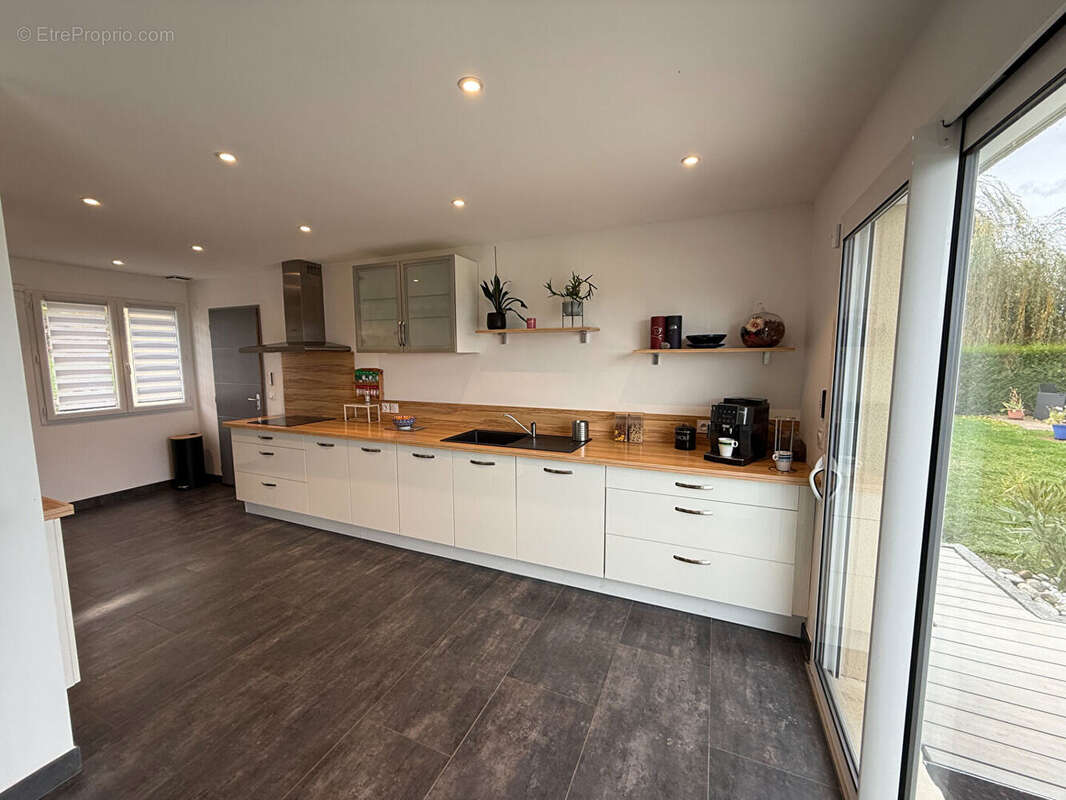 Maison à SAINT-CERGUES