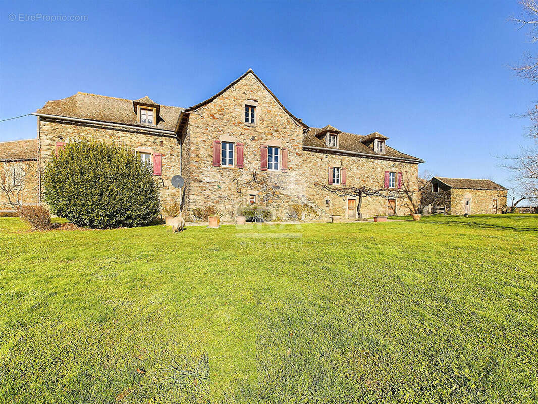 Autre à LA SALVETAT-PEYRALES