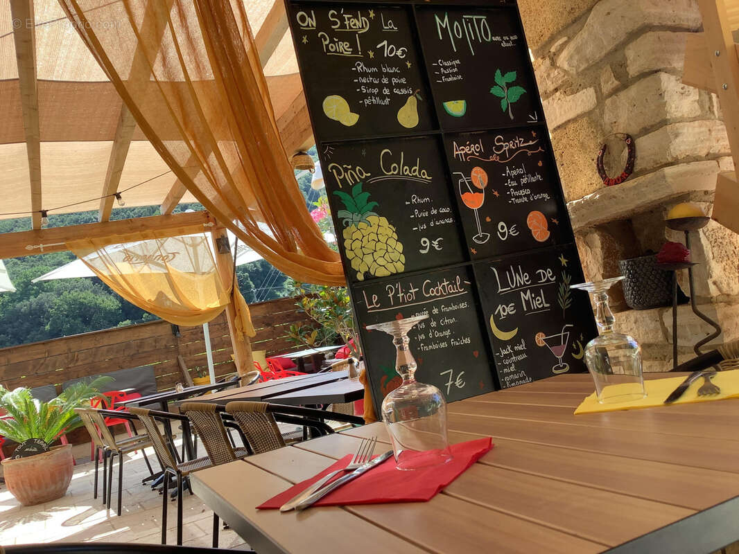 Commerce à LA ROQUE-SUR-CEZE