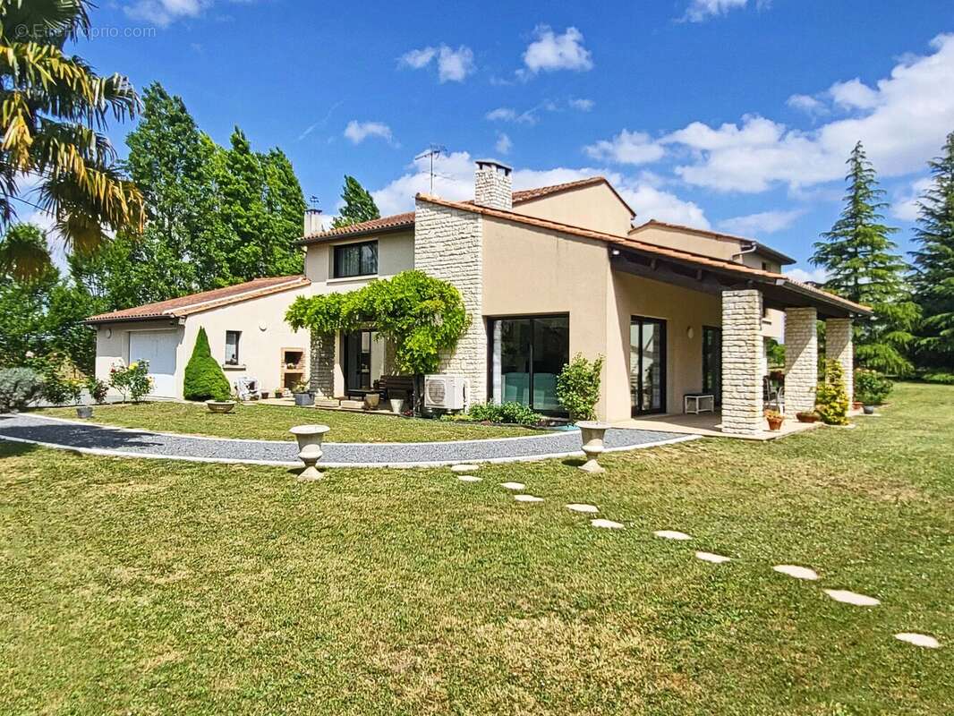 Maison à JARNAC