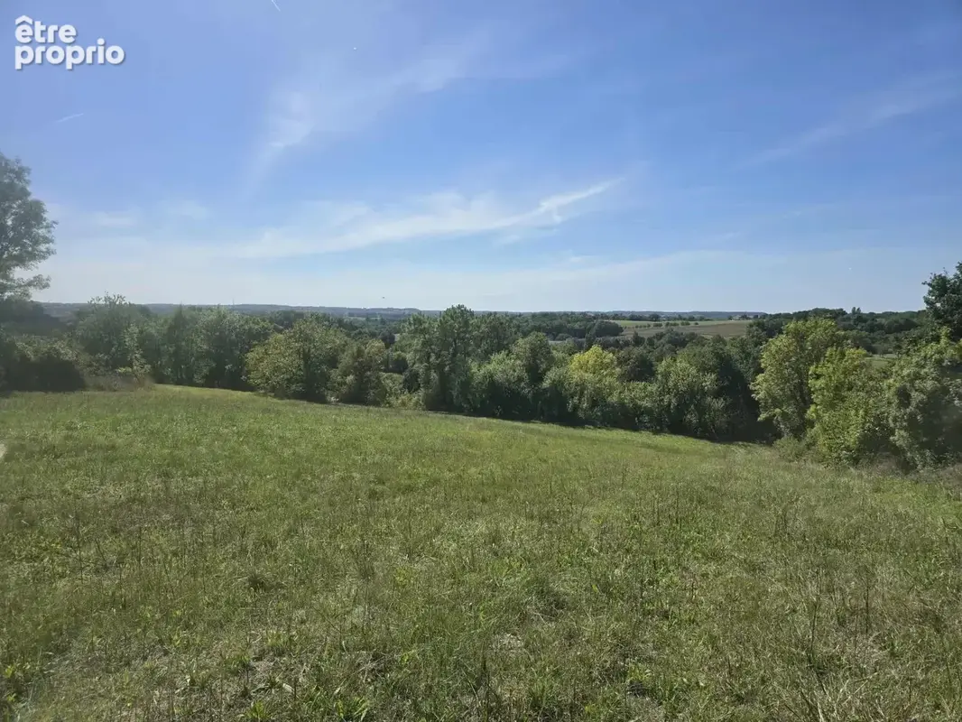 Terrain à VILLETOUREIX