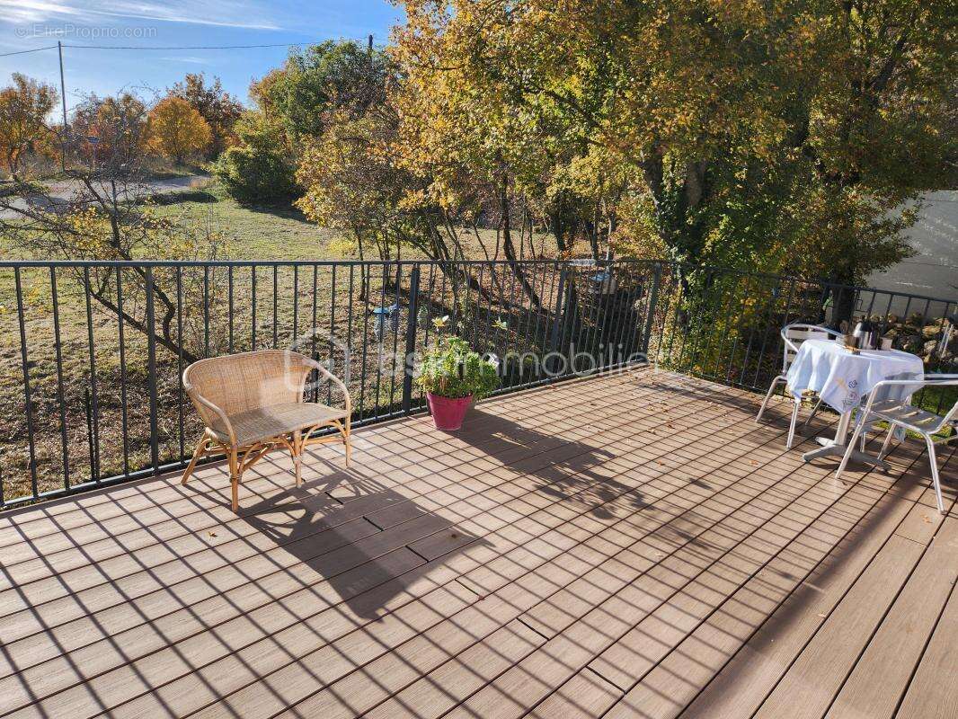 Exclusivite à forcalquier : plain-pied pour deux logements  villa récente quartier calme ! - photo 5