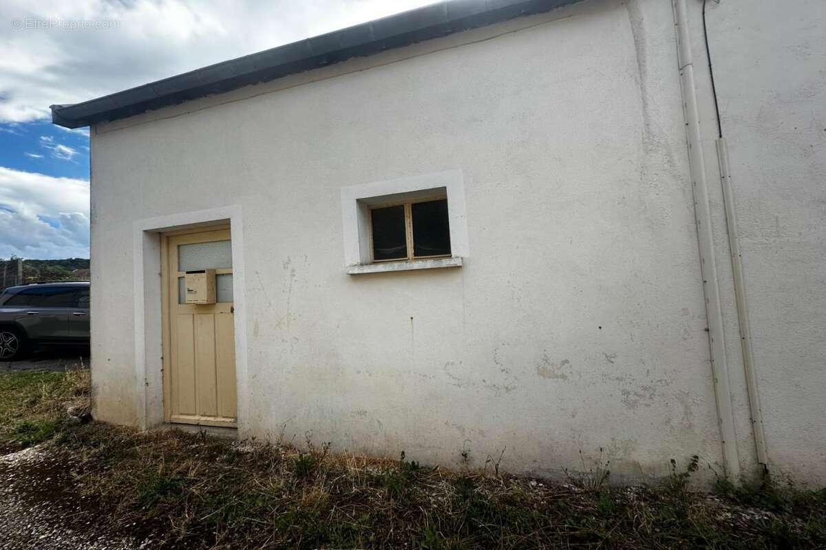 Maison à CORCELLES-LES-MONTS