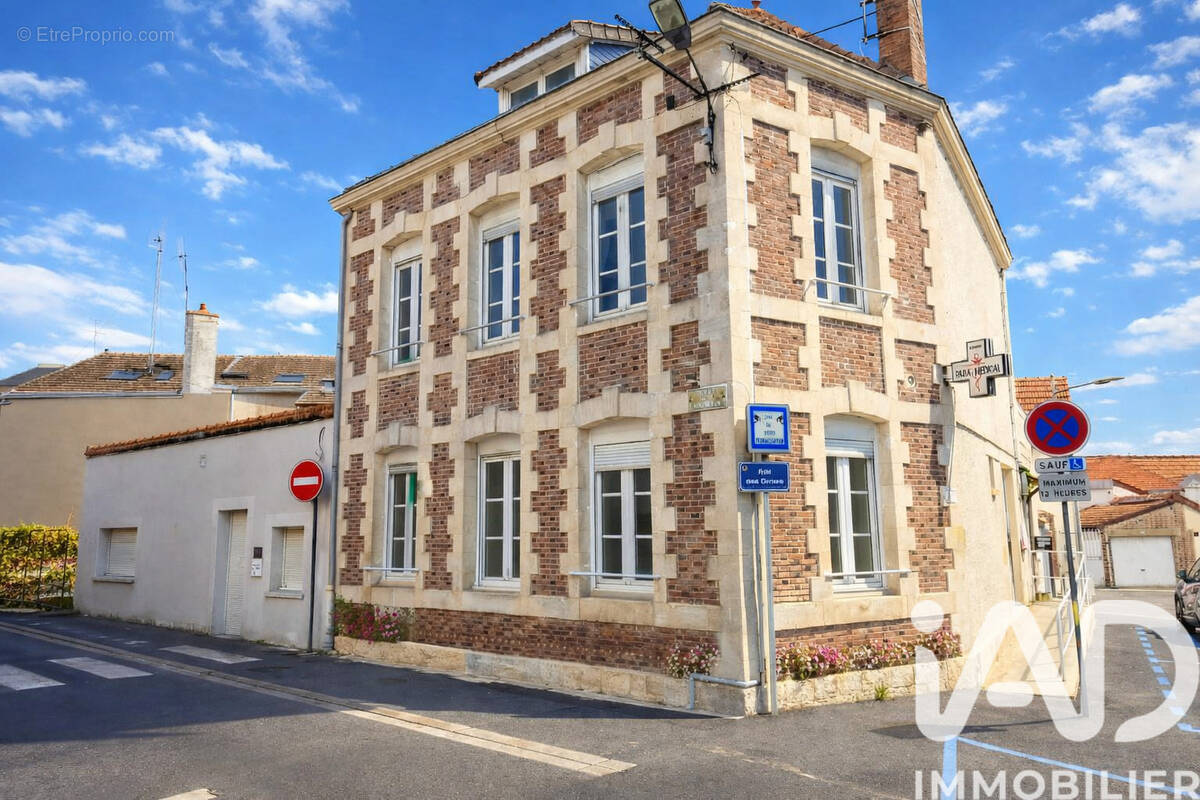 Photo 1 - Maison à ROMILLY-SUR-SEINE