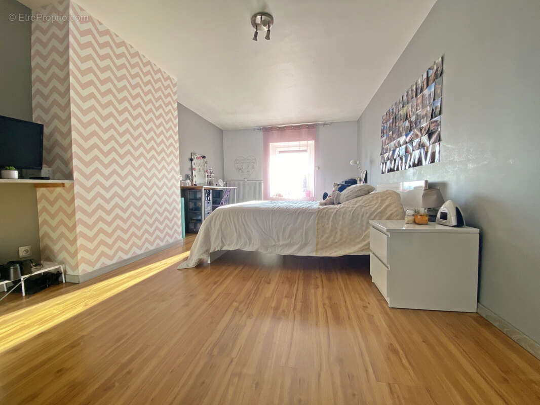 Maison à MENIL-LA-HORGNE