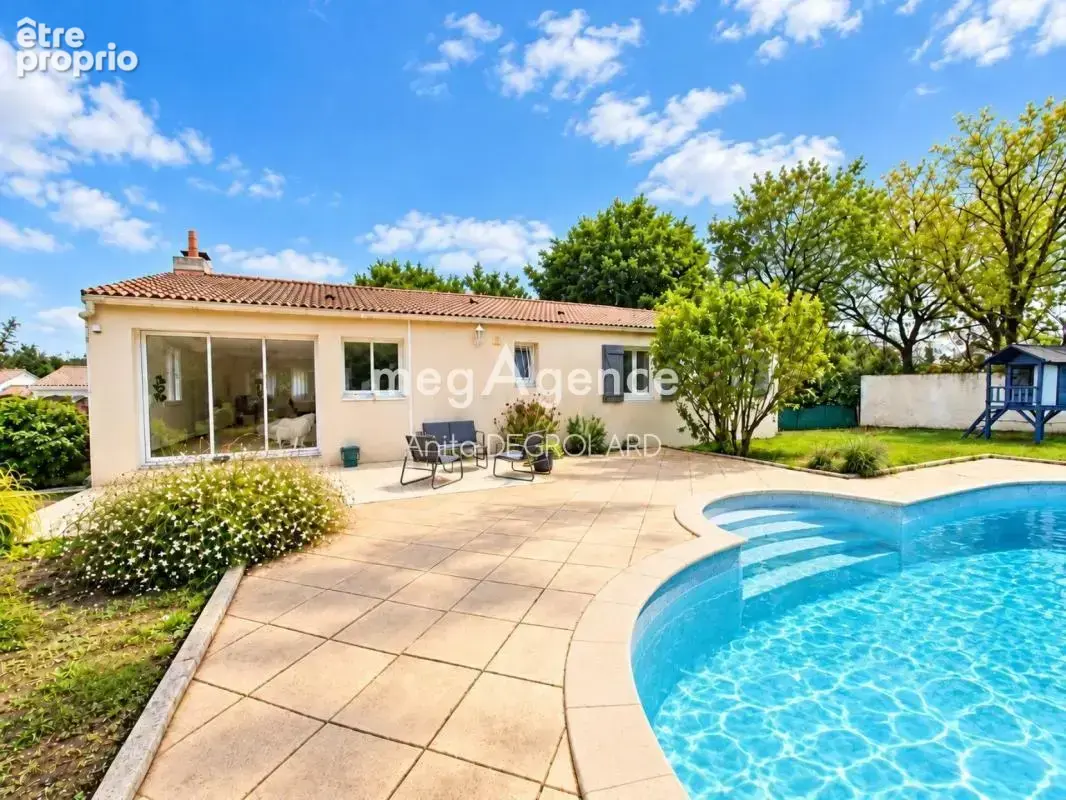 MAISON FAMILIALE de 168 m² – 5 chambres – Sous-sol complet – Aubigny-les-Clouzeaux - photo 13