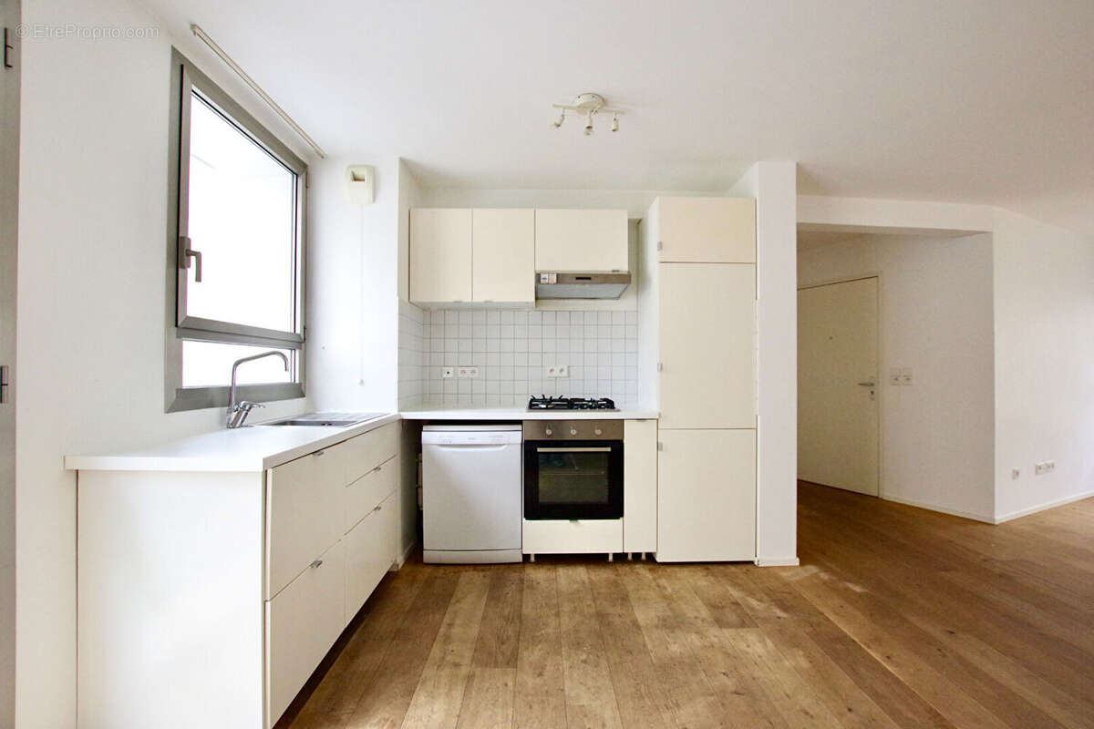 Appartement à PARIS-14E