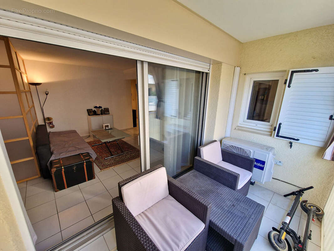 Appartement à SAINT-LAURENT-DU-VAR