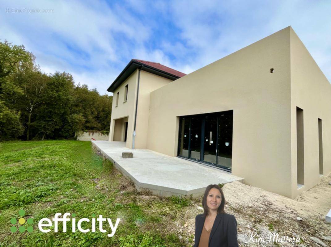 Maison à VEZERONCE-CURTIN