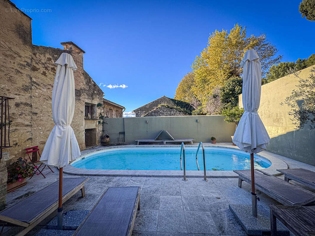 Maison à PUJAUT