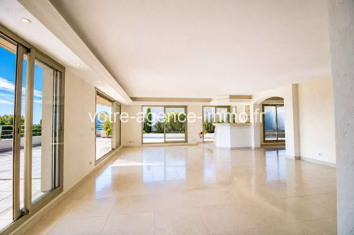 Nice Lanterne - PENTHOUSE VUE MER 360° - 190 m² + 346 m² de terrasses - Dernier étage - 2 garages - photo 11