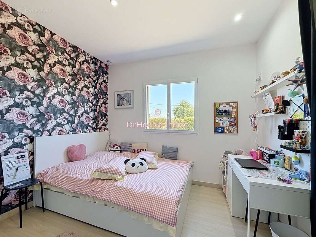 Maison 141 m² à Montpon-Menesterol  - photo 9