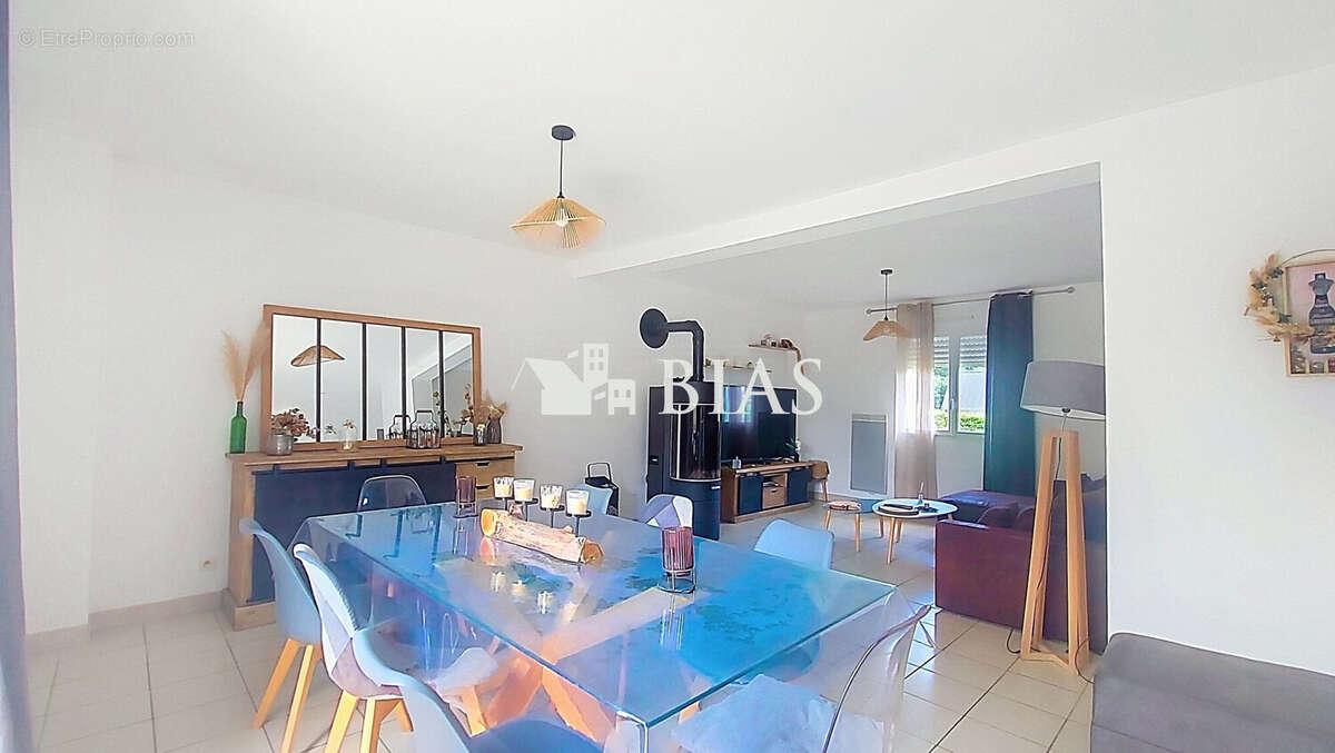 Maison 96 m² à Les Preaux  - photo 6