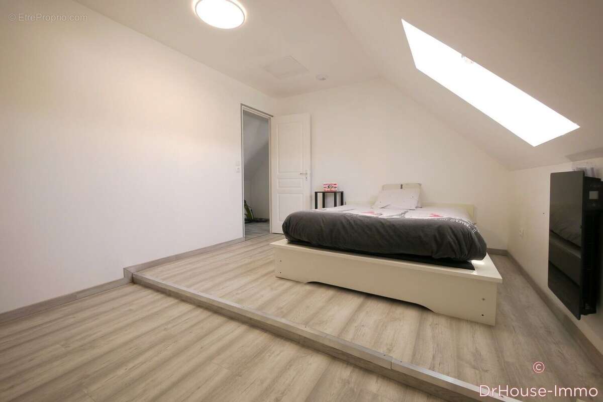 Maison à FONTAINE-LES-GRES