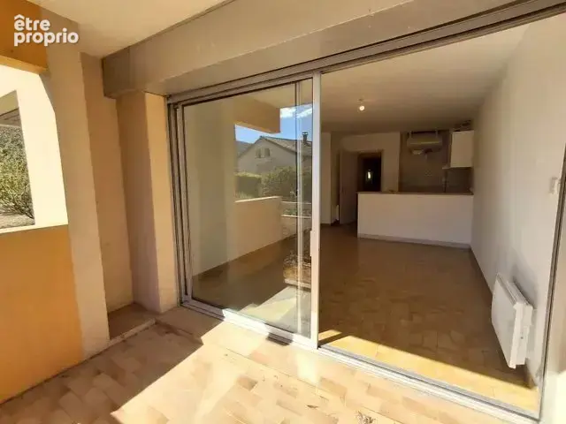 Photo Appartement à Les Vans au prix de 93 000€