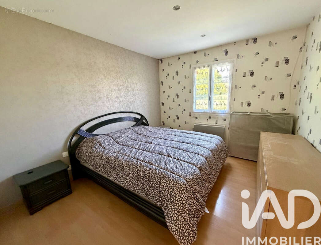 Maison 93 m² à Villeneuve-Sur-Yonne  - photo 9