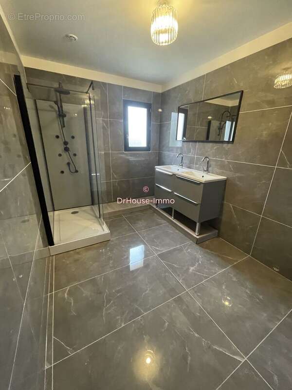 Maison à MEHUN-SUR-YEVRE