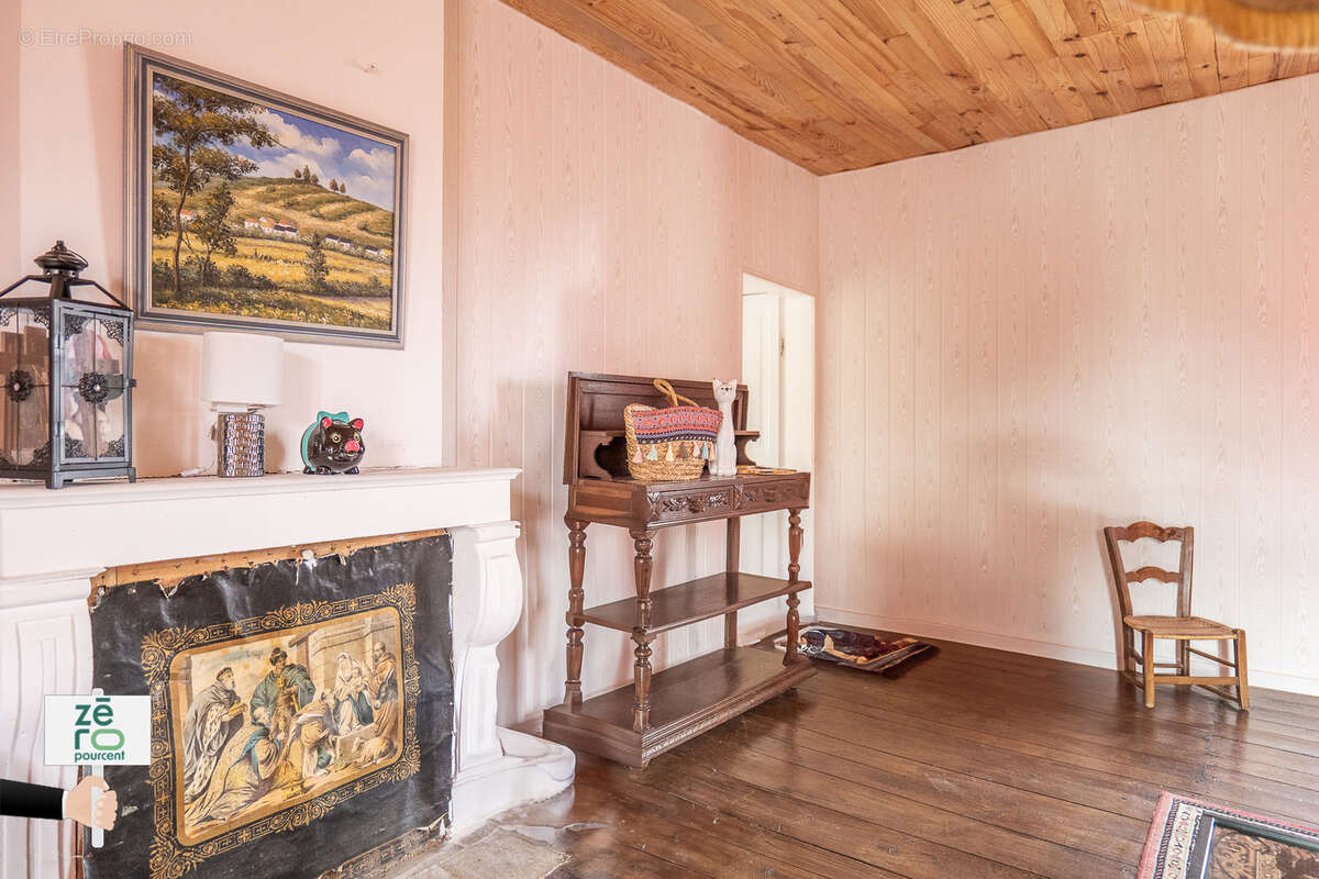 Maison à LES MAGNILS-REIGNIERS