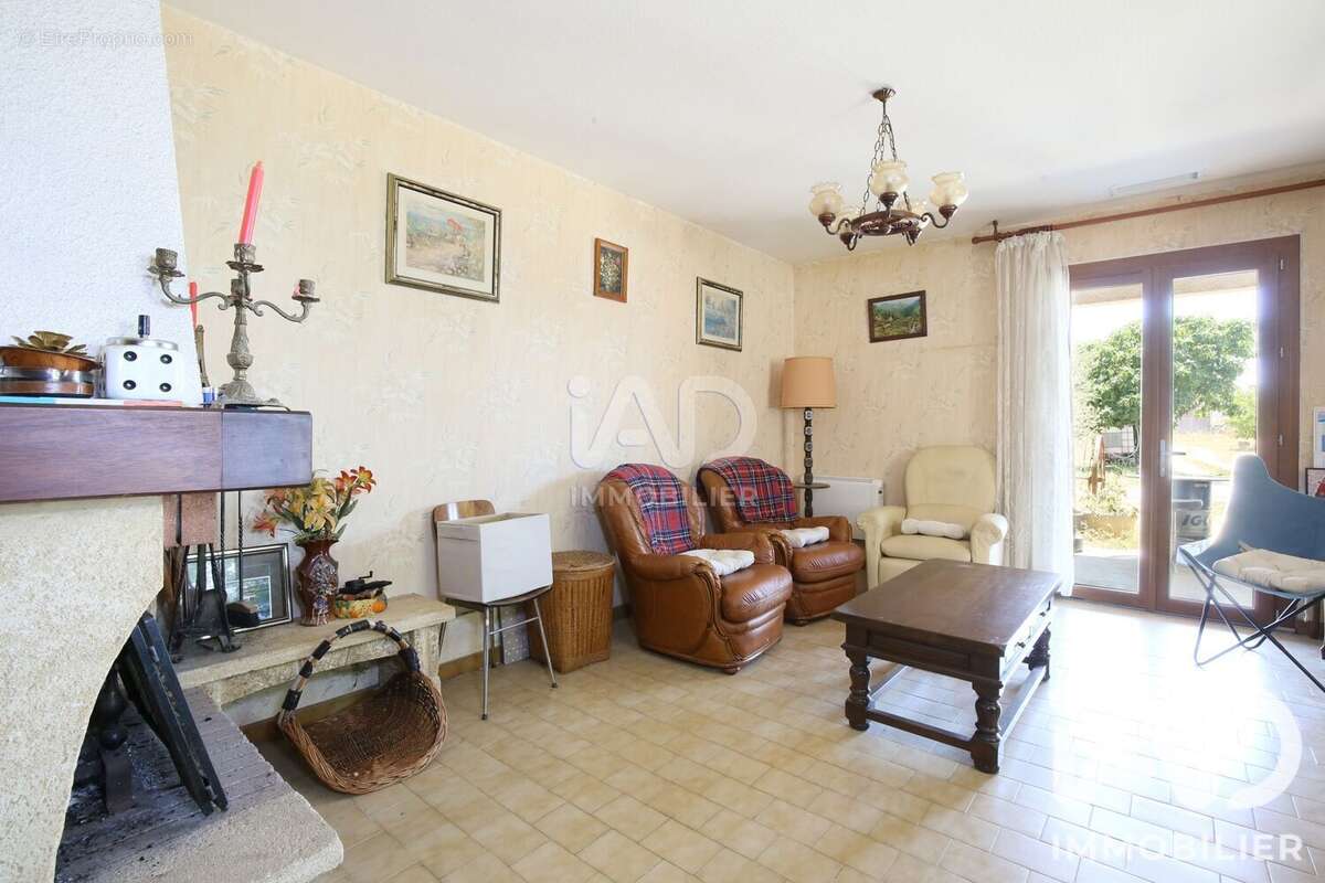 Maison 137 m² à Saint-Jory  - photo 9