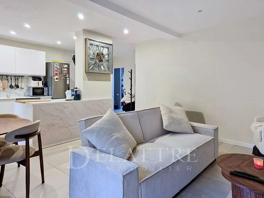 Vence appartement entierement rénové dans un secteur recherché - photo 2