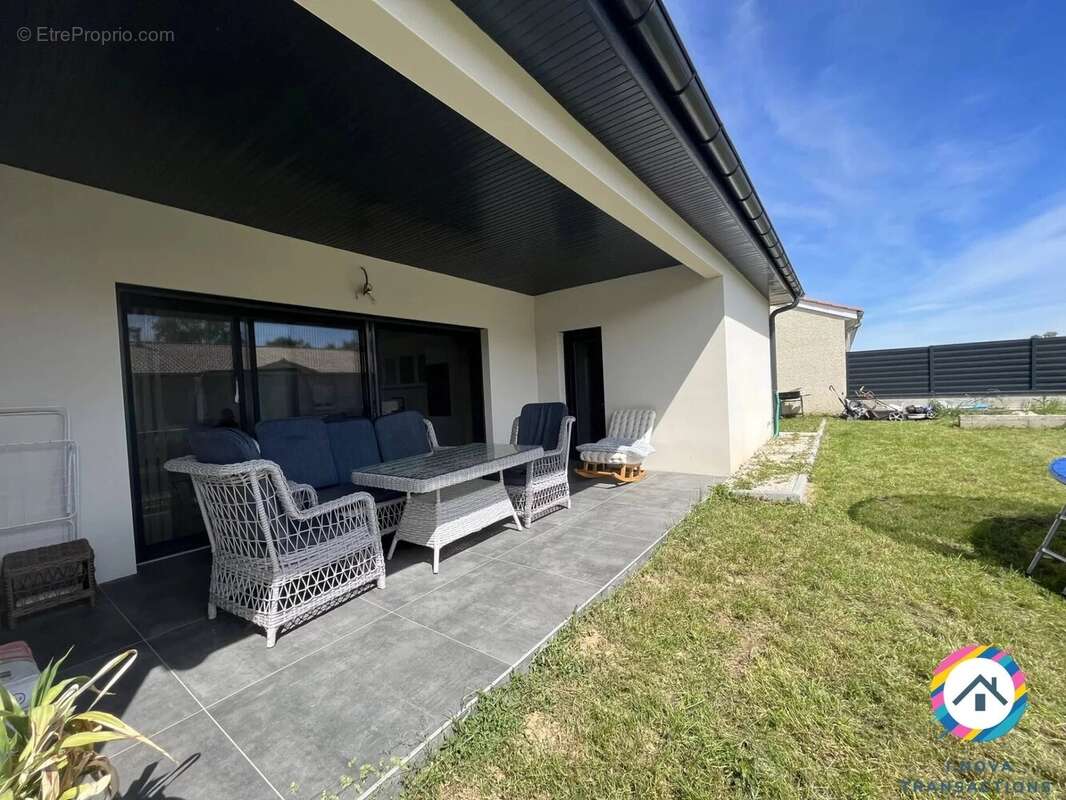 Maison à LA CHAPELLE-DE-GUINCHAY