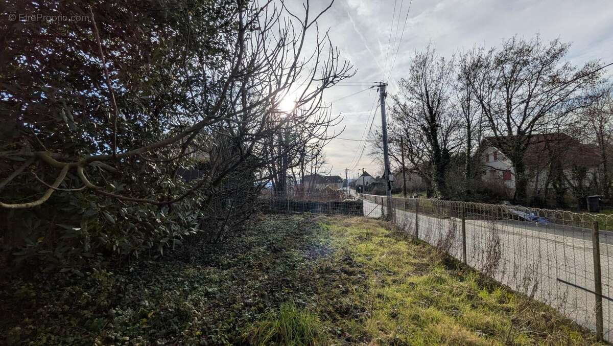 Maison à SAINT-VICTOR-DE-MORESTEL