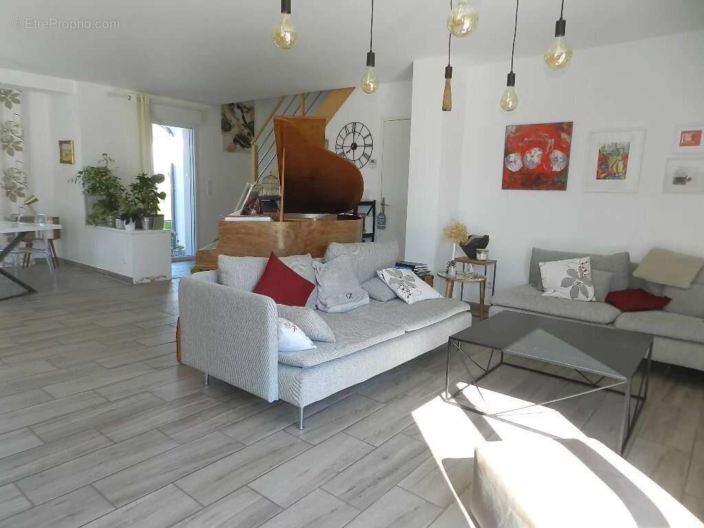 Maison à SAINT-PIERRE-SUR-DIVES