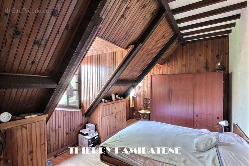 Val notre dame grande et belle maison 140m2 hbt 4 chambres ideal artisan s/sol total  100m2 3m de hauteur s/plafond grand jardin - photo 16