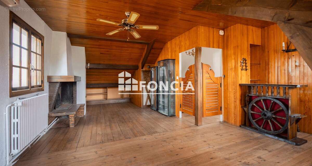 Maison à SAINT-JEAN-DE-LA-RUELLE