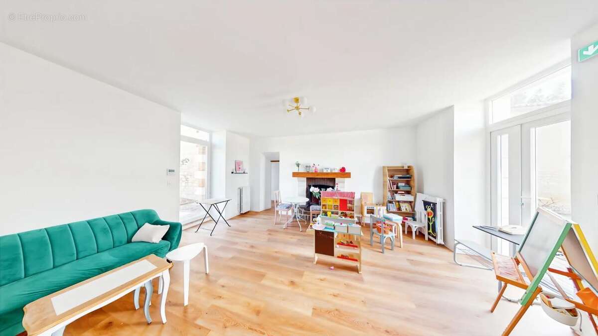 Maison à NEUVILLE-DE-POITOU