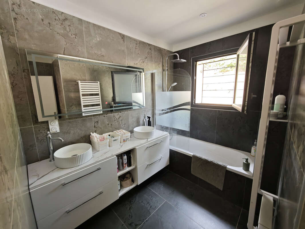 Maison à CLERMONT-L&#039;HERAULT