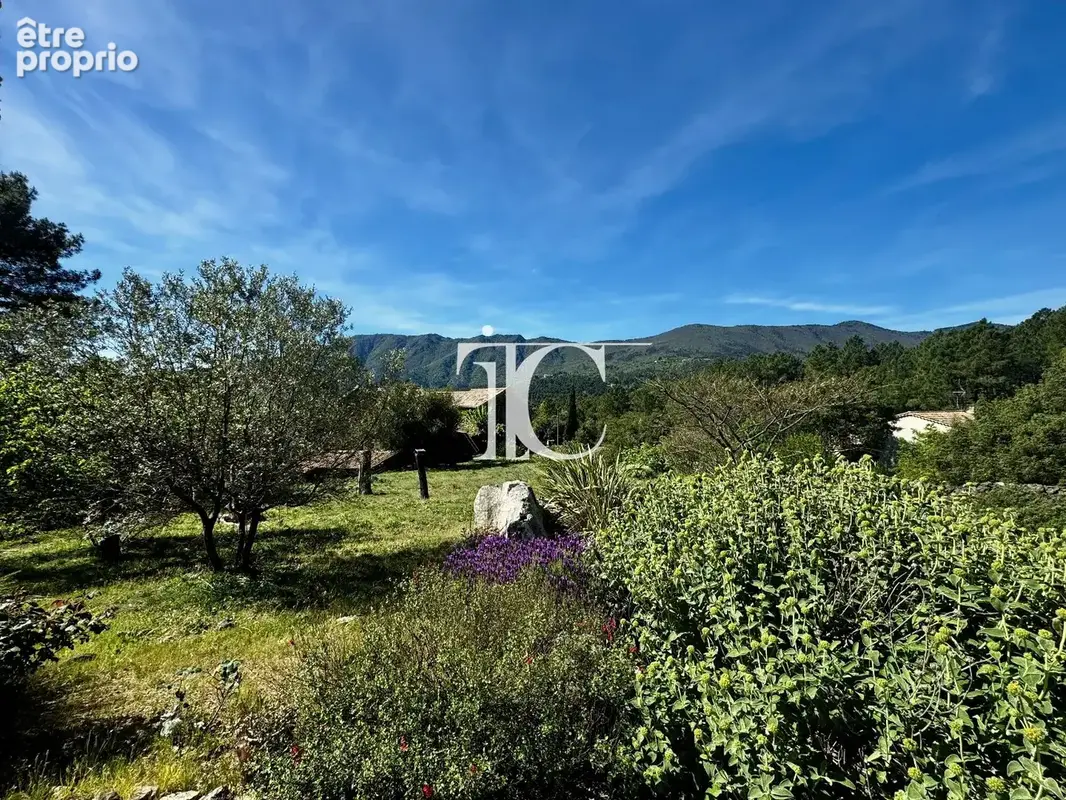 Villa 97m² sur 4203m² de terrain avec un chalet et dependances - photo 2