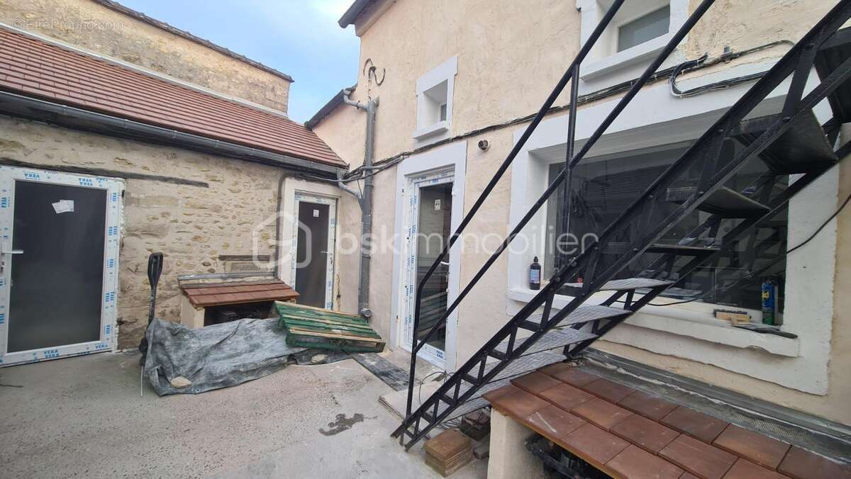 Appartement à URY