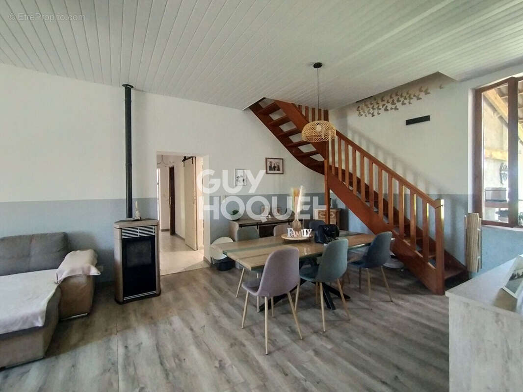 Maison à ROISEL