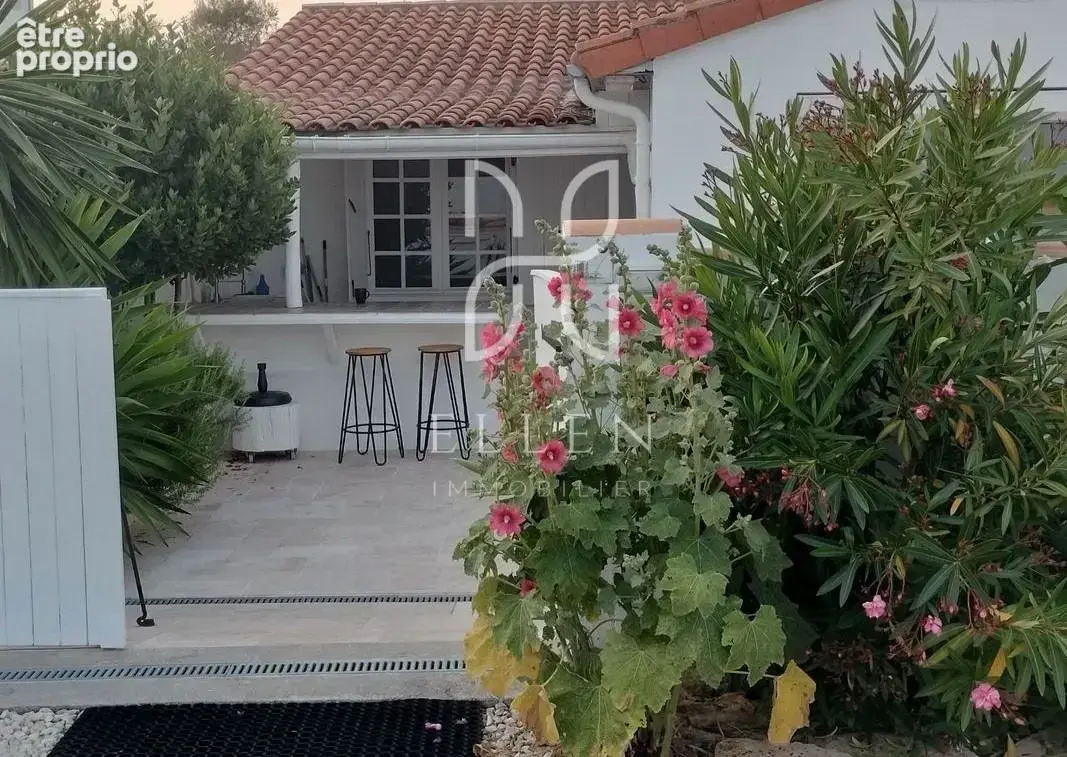 Maison à LES PORTES-EN-RE