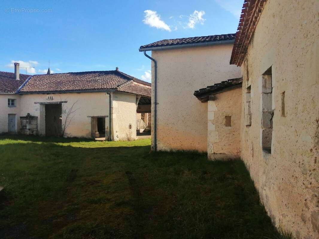 Maison à GURAT