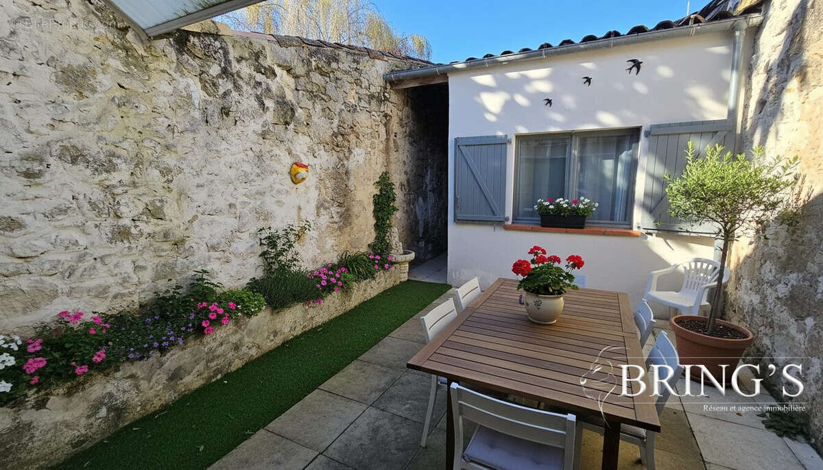 Maison à CASTELSAGRAT